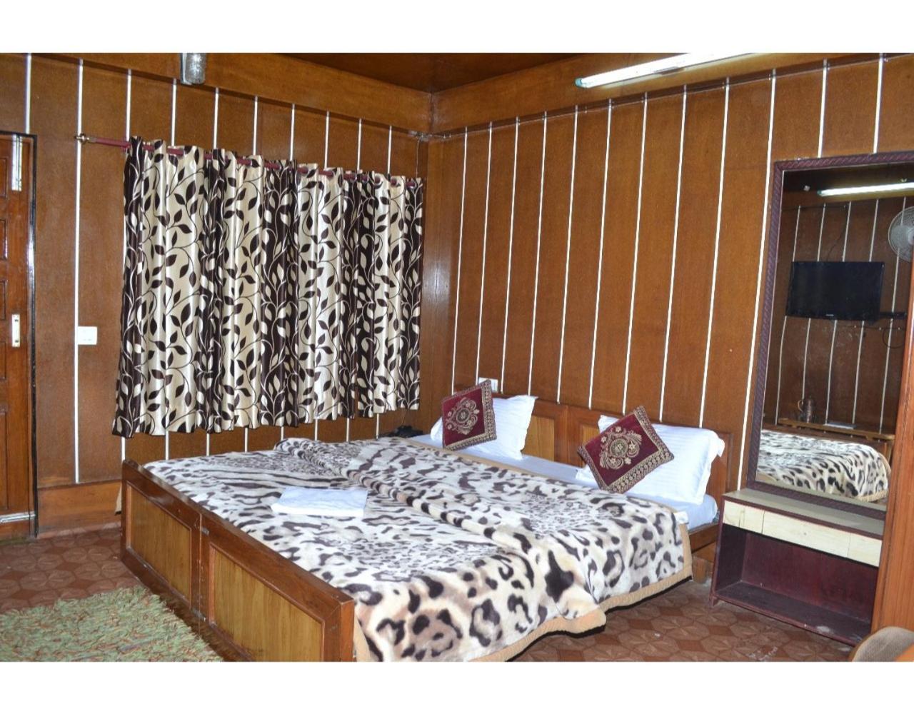 Hotel Rock Stone Mussoorie Εξωτερικό φωτογραφία